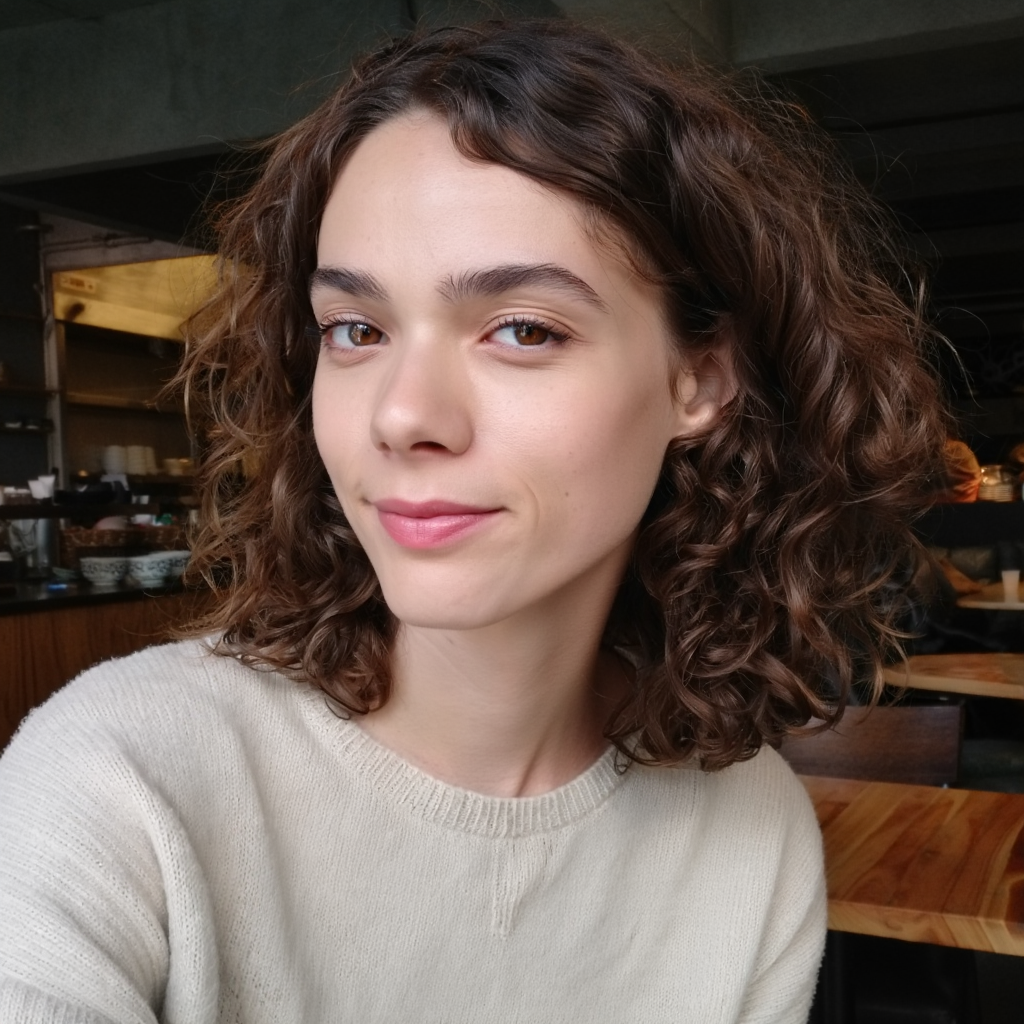 <em>Elena R.</em>
